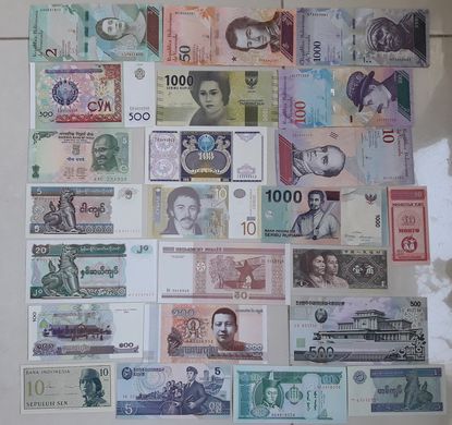 World - set 50 banknotes all different - UNC