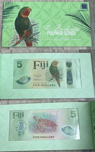 Фіджі - 5 Dollars 2025 (2026) - P. W125 - Polymer - в офіційному буклеті - UNC