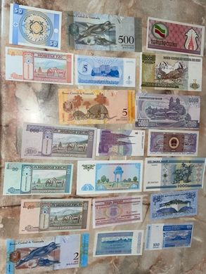 # 3 - World - set 100 banknotes all different - UNC