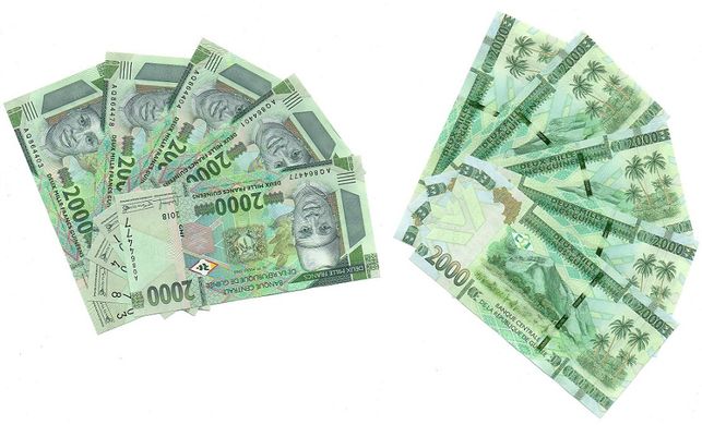Гвінея - 5 шт X 2000 Francs 2018/2019 - UNC