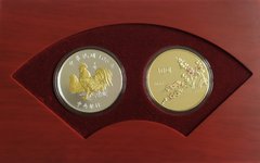 Тайвань - набор 2 монеты 10 + 100 Dollars 2017 - Год петуха - 100 Dollars серебро - comm. - в футляре на магните с коробочкой - Proof